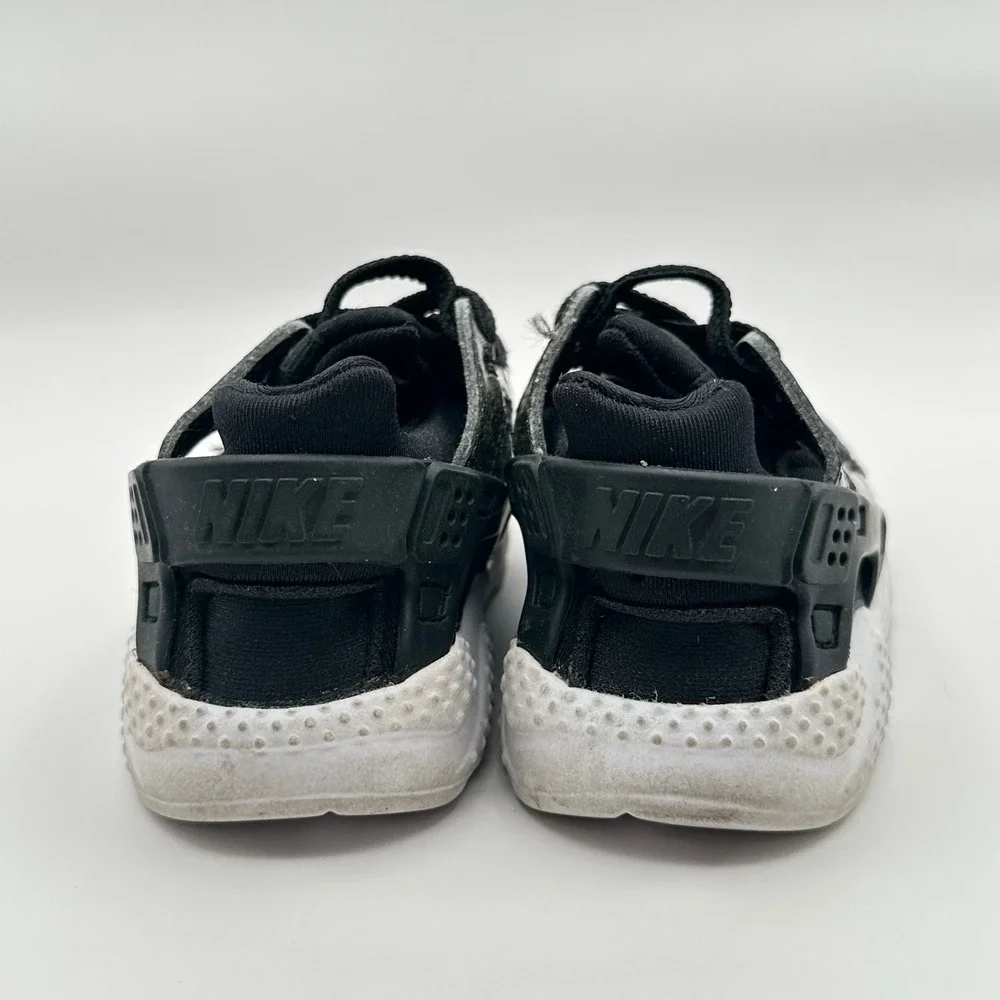 Nike Huarache Run SE TD Sneakers Size‎ 5C Black/Metallic Gold 859592-005 Toddler